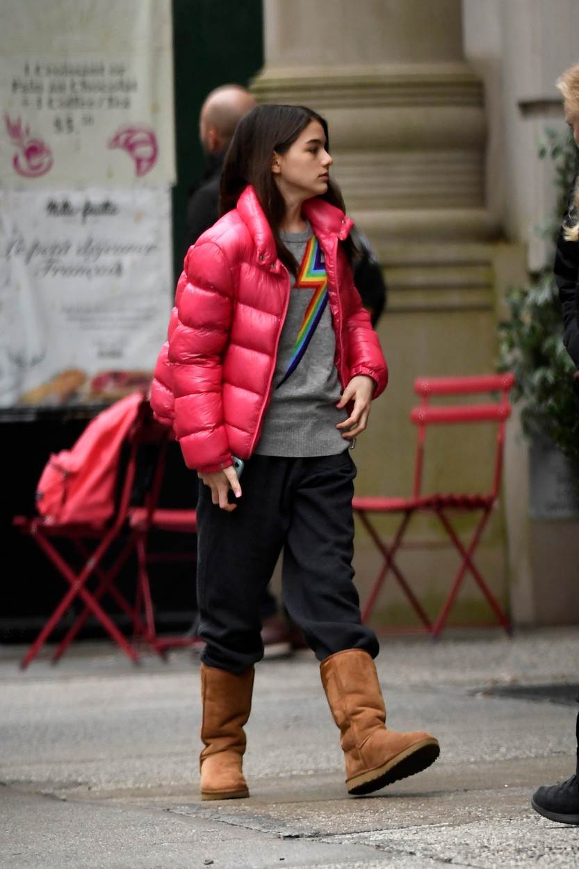 Suri Cruise nalikuje na majku Katie Holmes