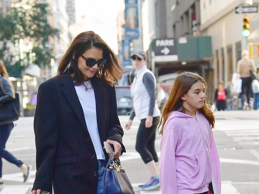 Suri Cruise odselila od majke Katie Holmes 