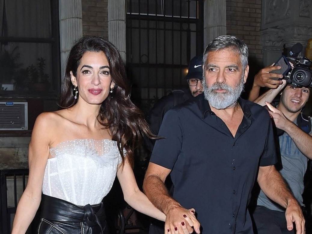 Potpuno sijeda kosa i brada Georgea Clooneyja