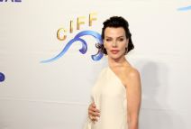 Debi Mazar
