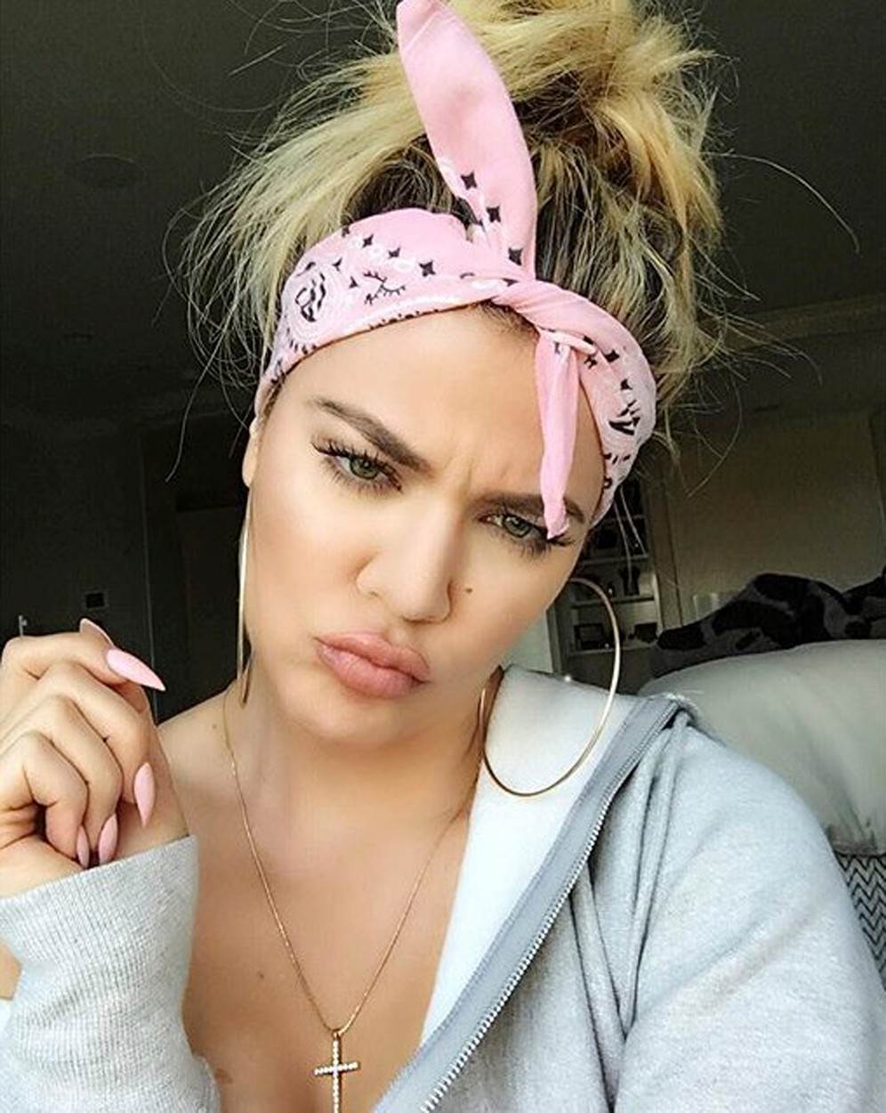 HIT LJETA Izabel Kovačić, Katie Holmes i druge poznate dame nose marame