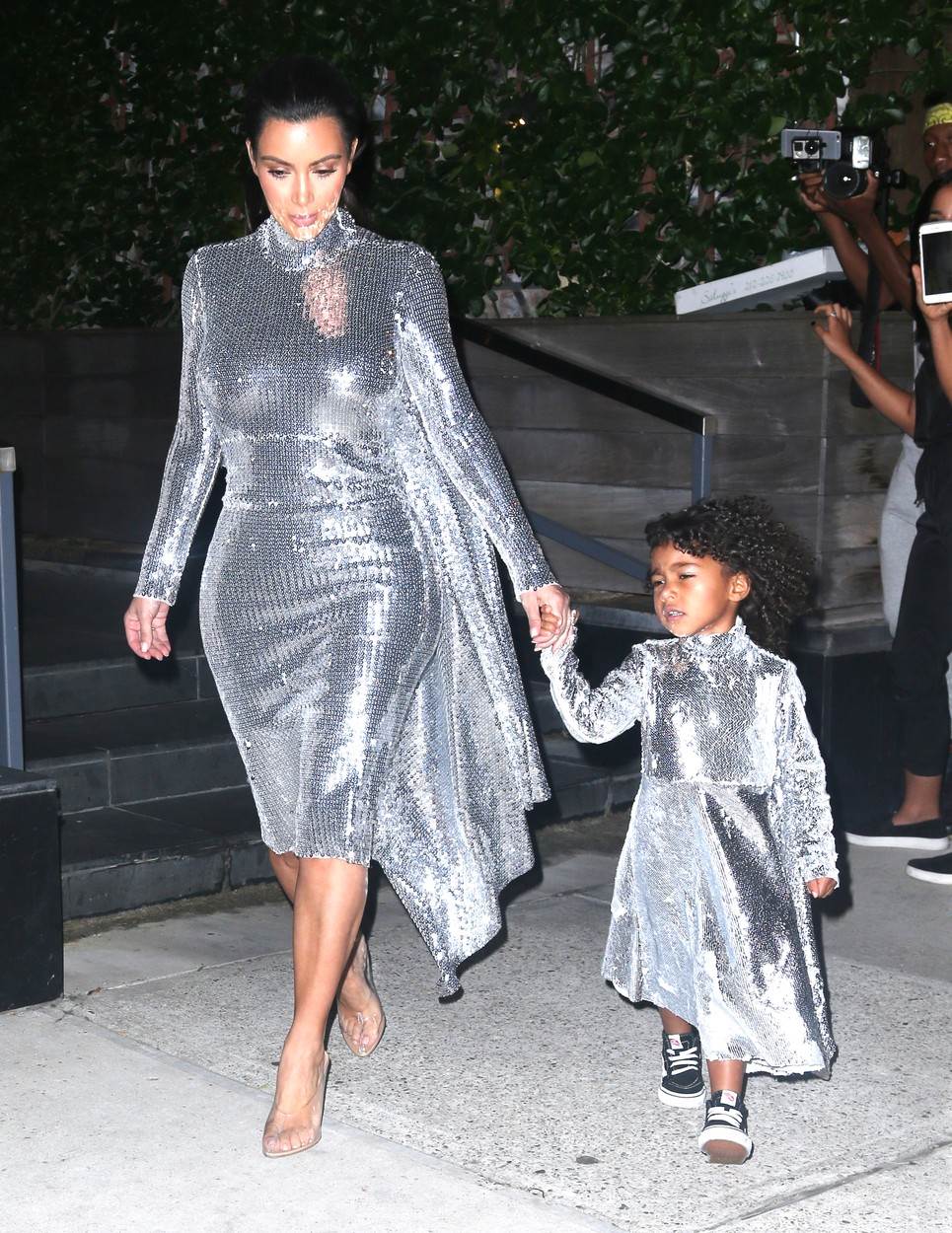 Kim Kardashian pokazuje sve svoje atribute 