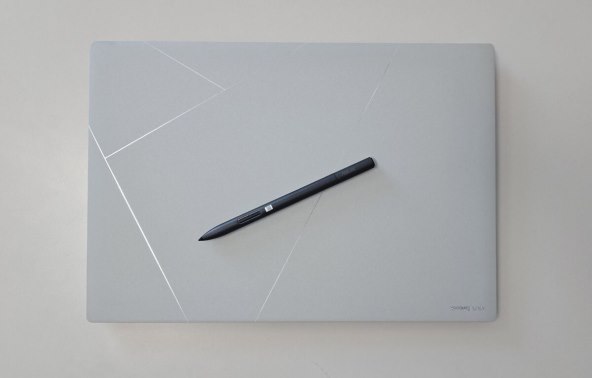 Asus Zenbook S 16 UM5606 (4).jpg
