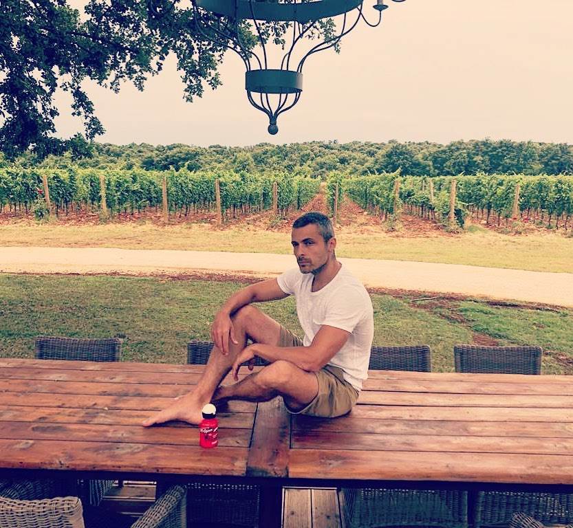 Zoran Pribičević pokazao isklesano tijelo