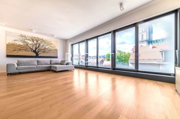 Stan Milana Popovića u Ban centru u Zagrebu