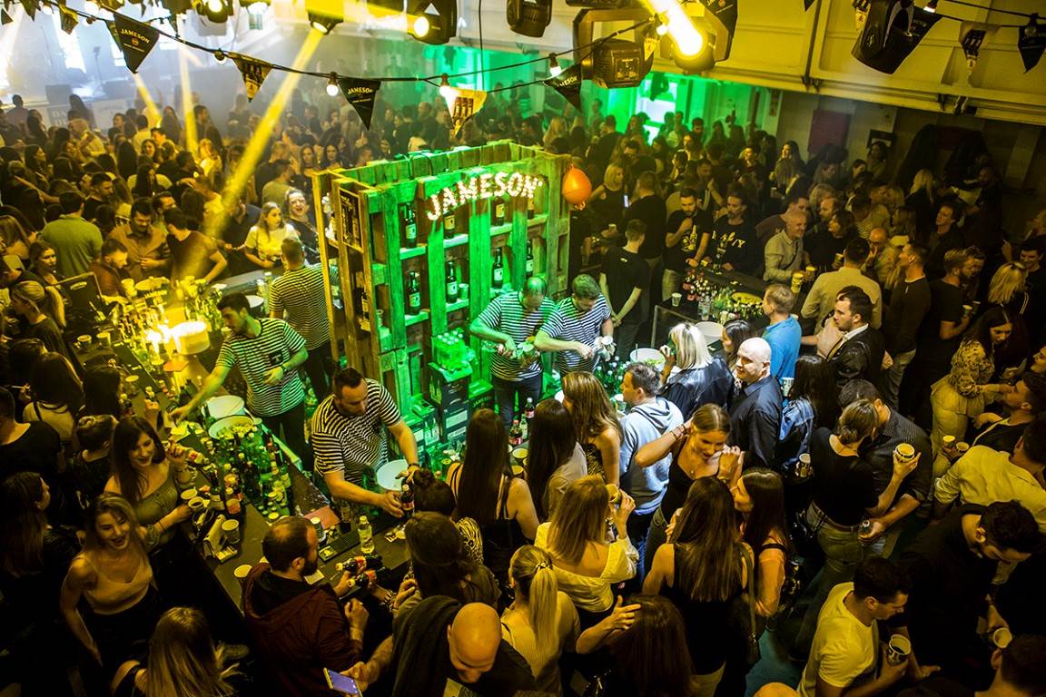 Splićani uplovili u najluđu noć na Jamesolinija party trajektu