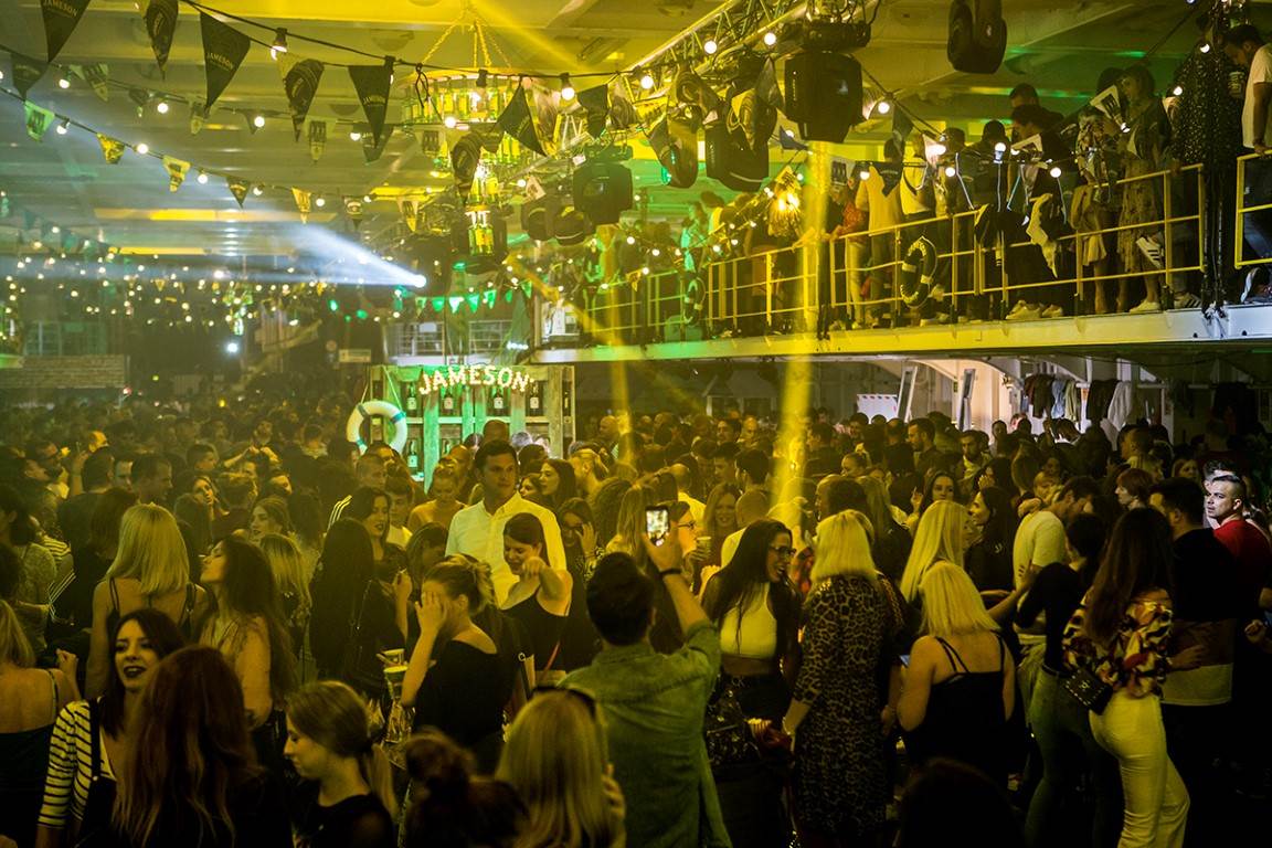 Splićani uplovili u najluđu noć na Jamesolinija party trajektu