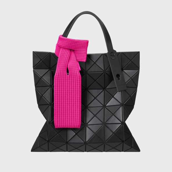 Apple-iPhone-Pocket-and-ISSEY-MIYAKE-pink-with-BAO-iPhone Pocket