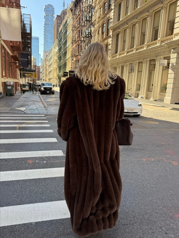 Elsa Hosk bunde zima 2026
