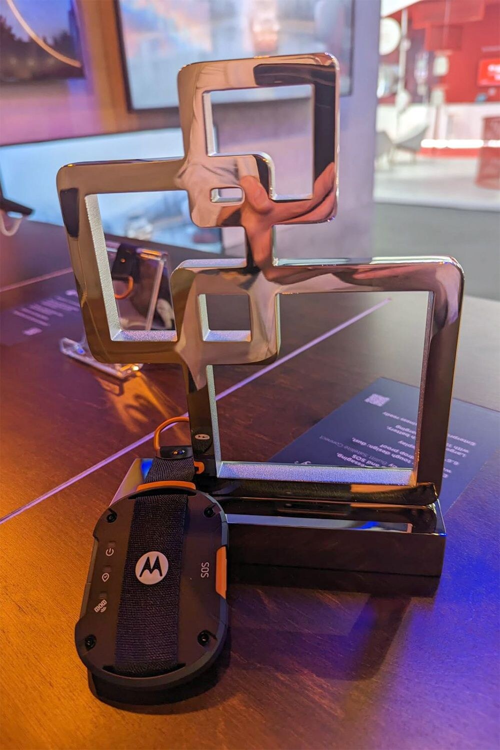 Motorola Defy Satellite Link GLOMO MWC23 (2).jpg