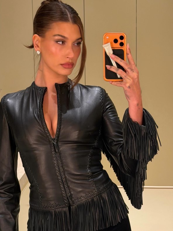 Hailey Bieber Versace 2002