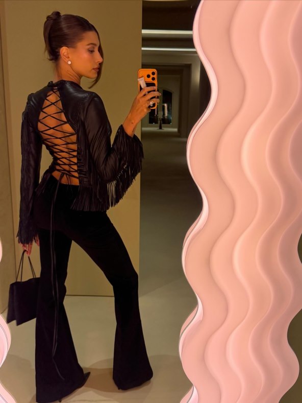 Hailey Bieber Versace 2002