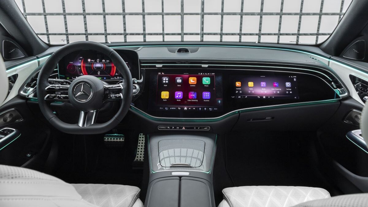 Mercedes-Benz E-klasa 2023 (14).jpg