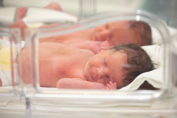 Novo lice majčinstva u Hrvatskoj: žene rađaju kasnije i imaju manje djece