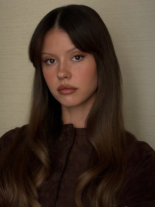 Mia Goth kosa