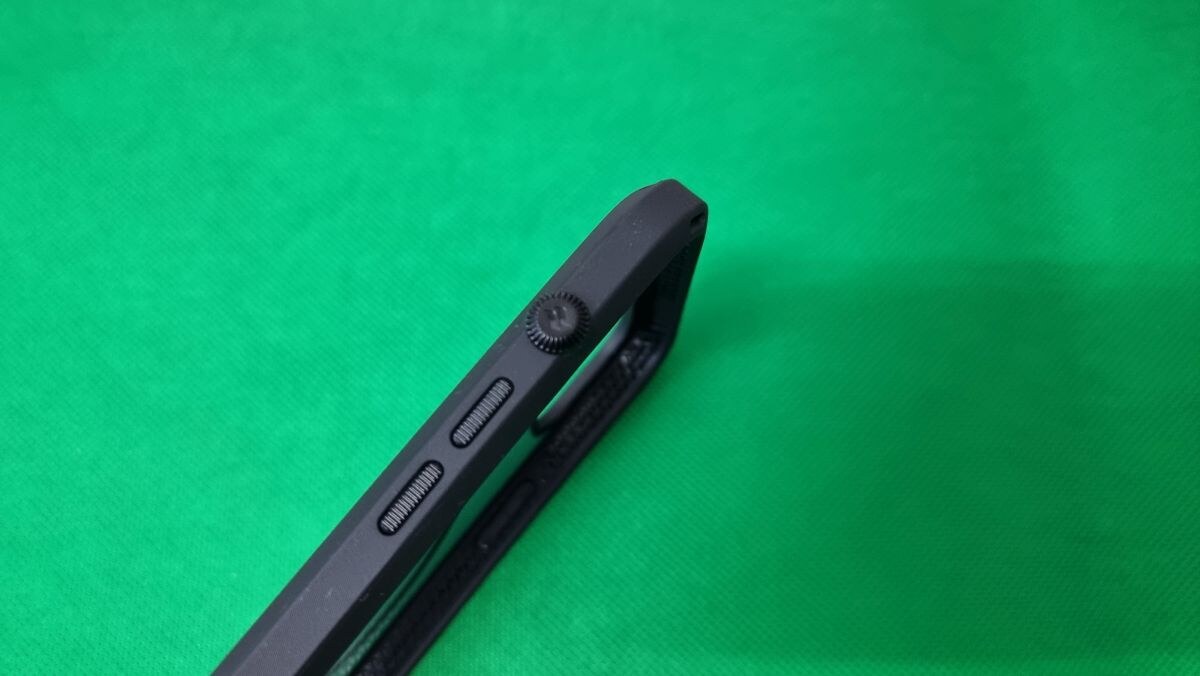 Catalyst Influence za iPhone 14 (8).jpg