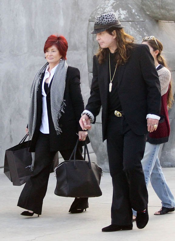 Ozzy Osbourne je neprepoznatljiv i nepokretan