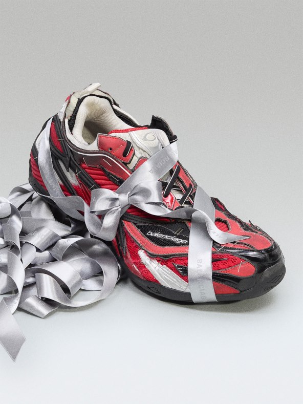 Balenciaga xmas kolekcija 2025