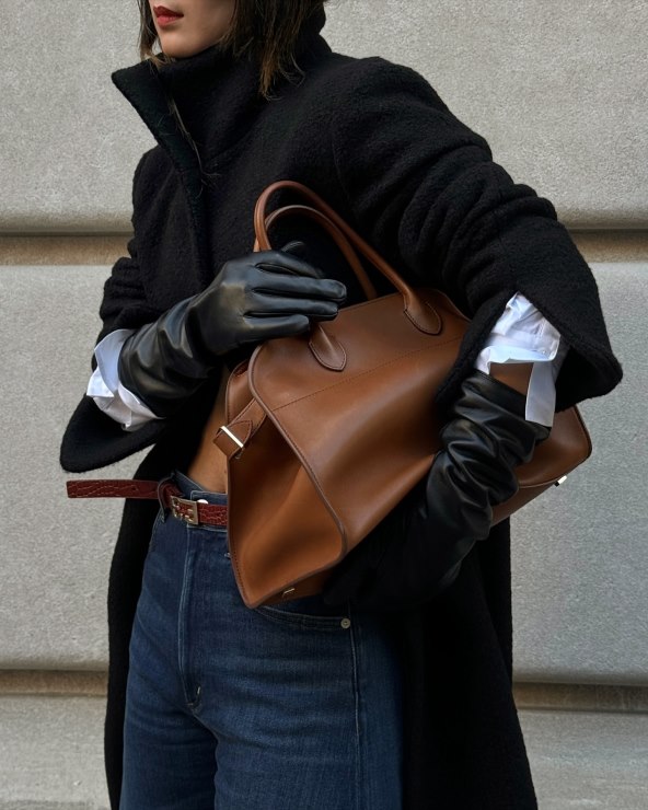 Zima 2025 modni trend rukavice