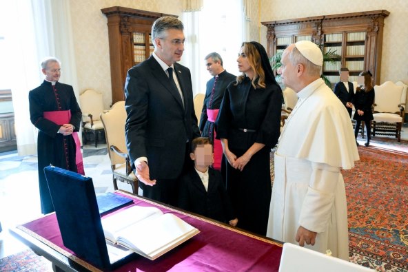 Andrej Plenković sa suprugom i djecom posjetio papu Lava XIV.