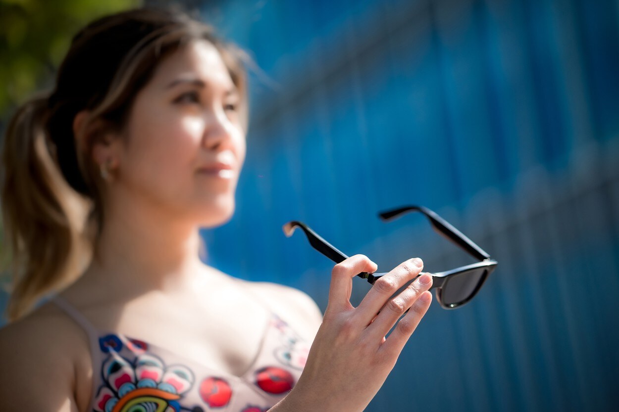 SUNČANE NAOČALE SUMRAK Nijanse se kontroliraju putem aplikacije