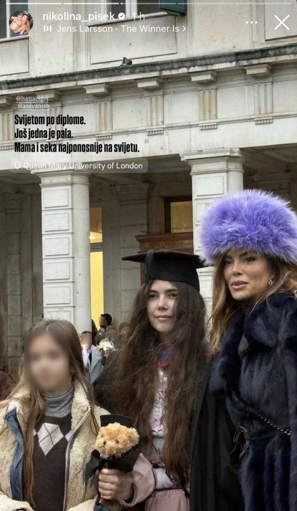 Nikolina Pišek s kćerima