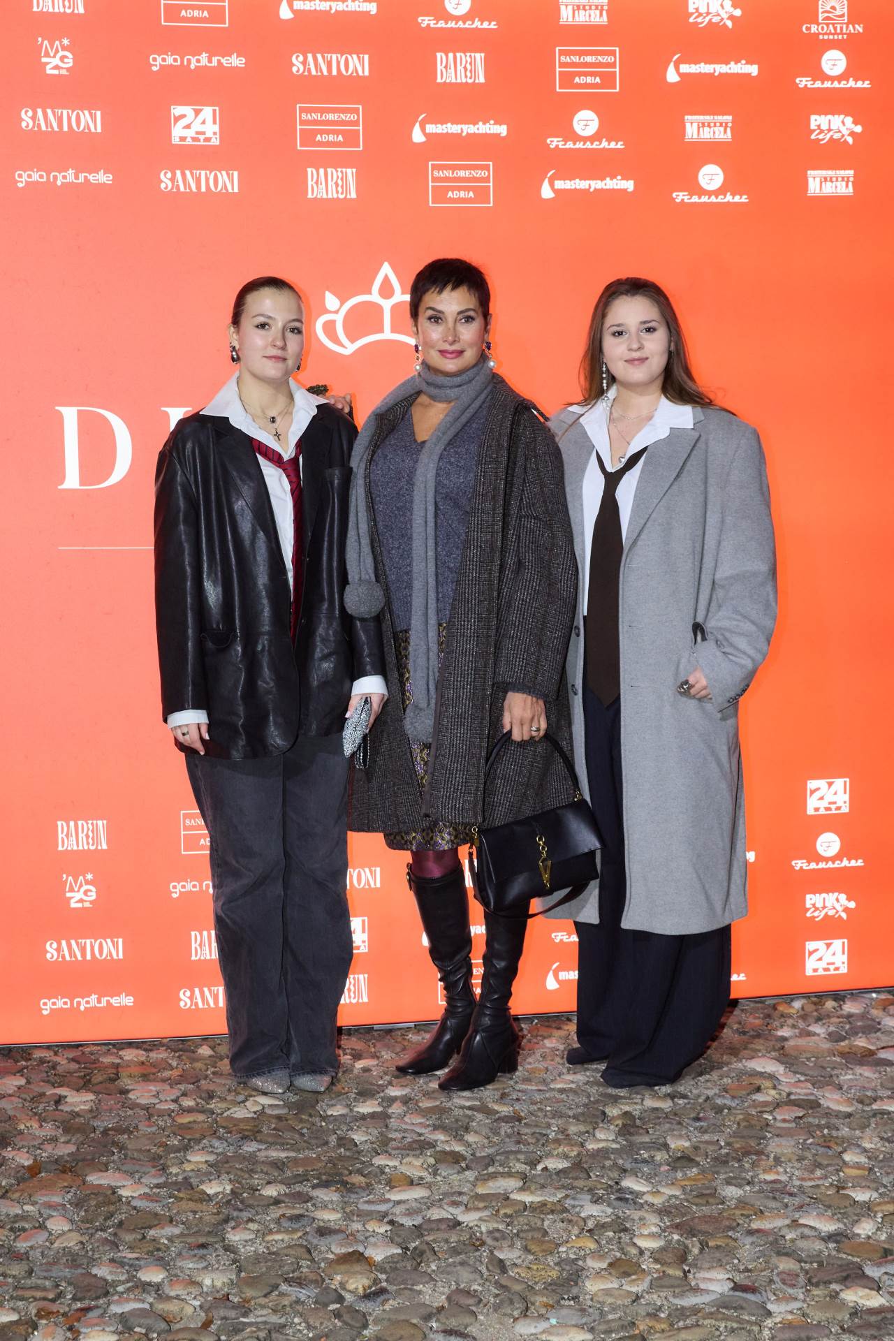 ZFR38715.jpg