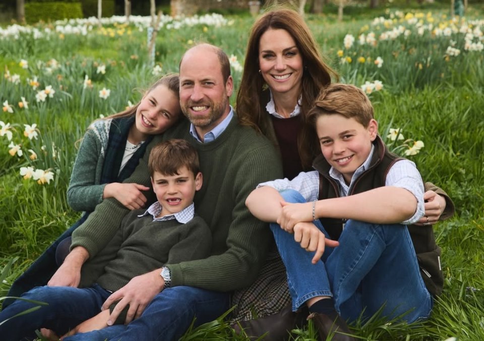 Kate Middleton princ William george Charlotte louis božićna čestitka