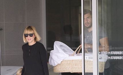 Stipe Pletikosa, Angela Pletikosa