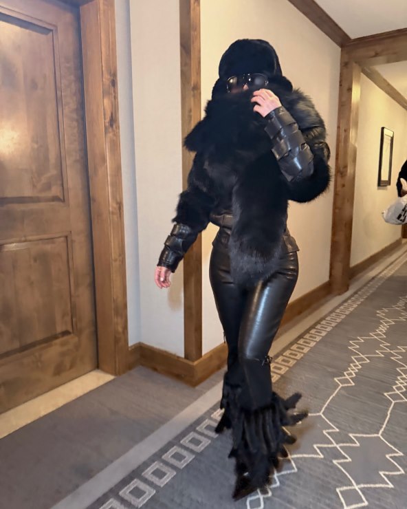 Kim Kardashian Apsen krzno