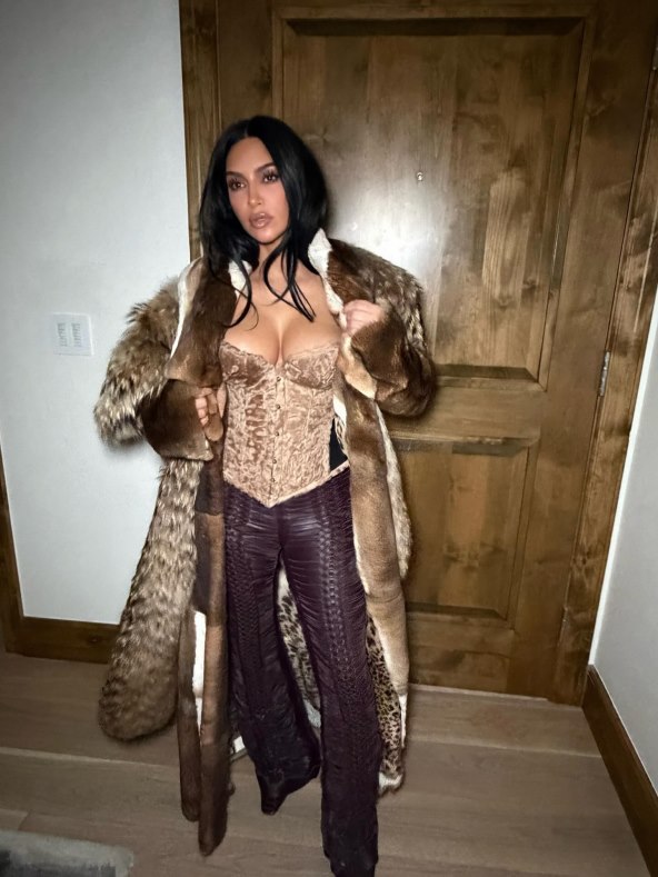 Kim Kardashian Apsen krzno