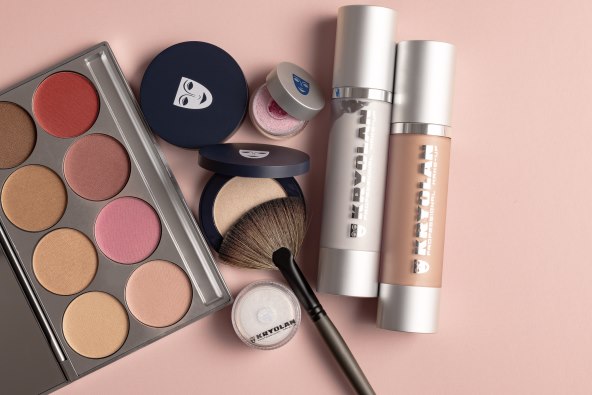 Kryolan_HighGlow_Launch25_All-Glow-products.jpg