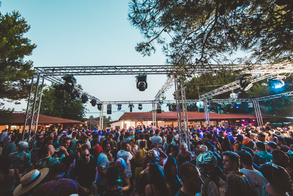 Ljetna glazbena rapsodija u Tisnom samo što nije počela