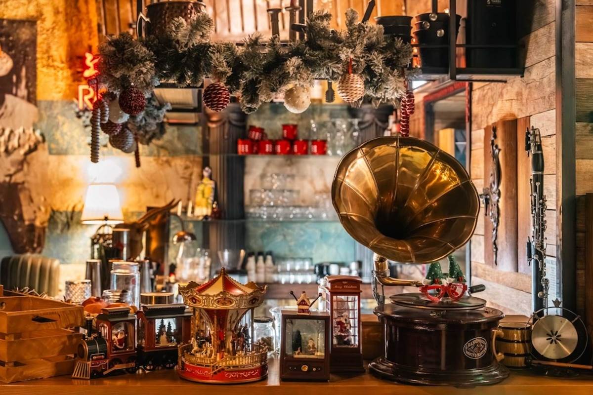 PABLOS BAR.jpg