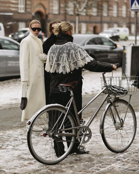 AW26-Copenhagen-Fashion-Week-Street-Style-Runway-Noor-u-nisa-Khan-1.jpg