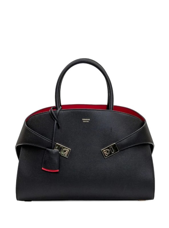 Hug medium leather handbag/ Ferragamo/ 2635 EUR