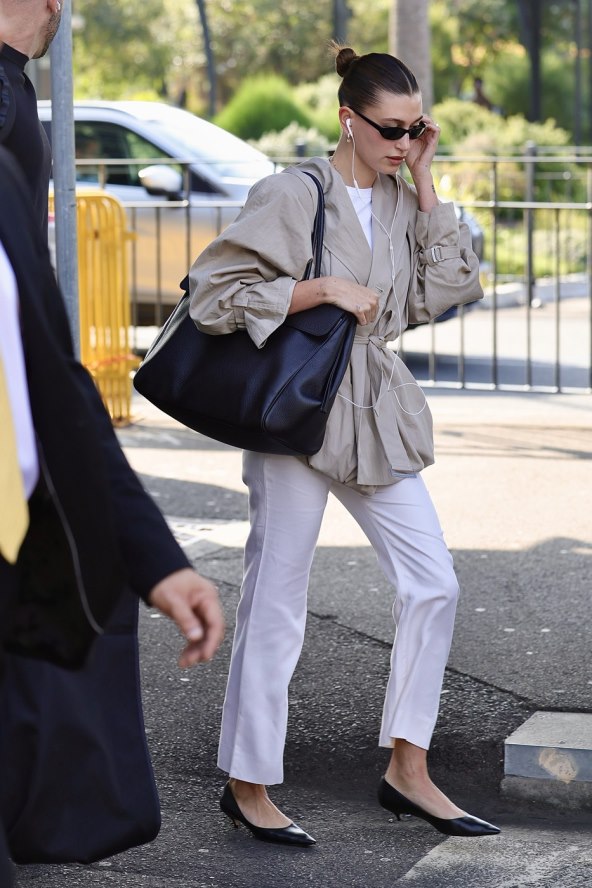 Hailey Bieber Sydney jakna