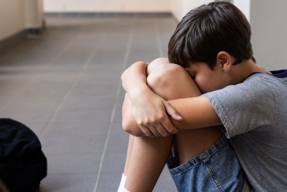 11 posljedica za djecu koja su često sama ili emocionalno zanemarena
