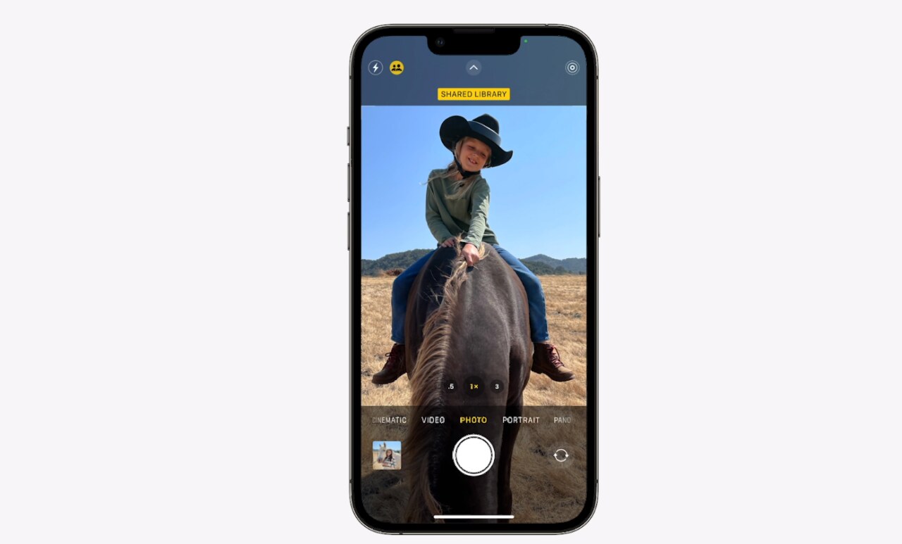 Apple iOS 16 Shared Photos.jpg