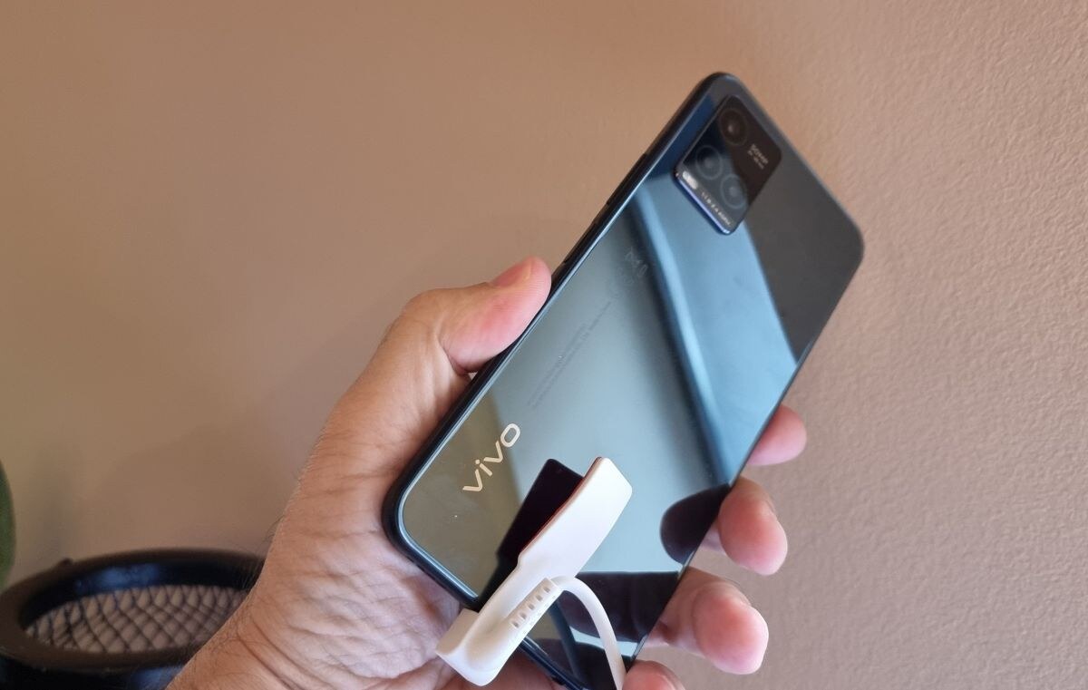 Vivo Y33s (3).jpg