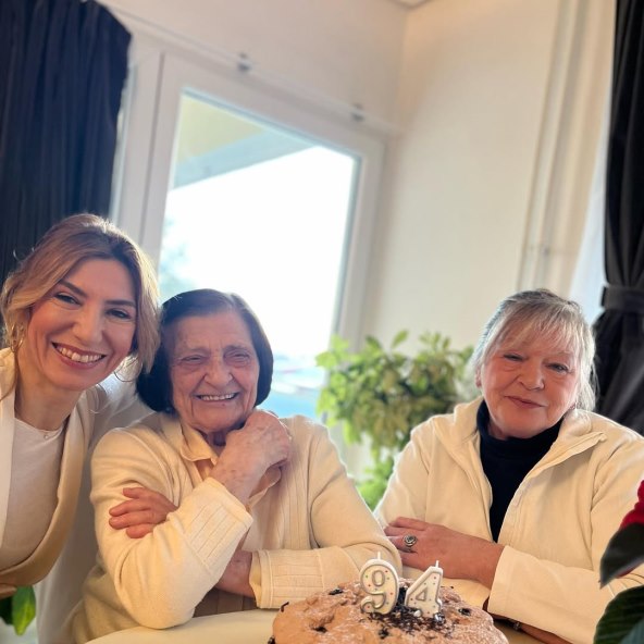 Daria Lorenci Flatz s bakom i majkom