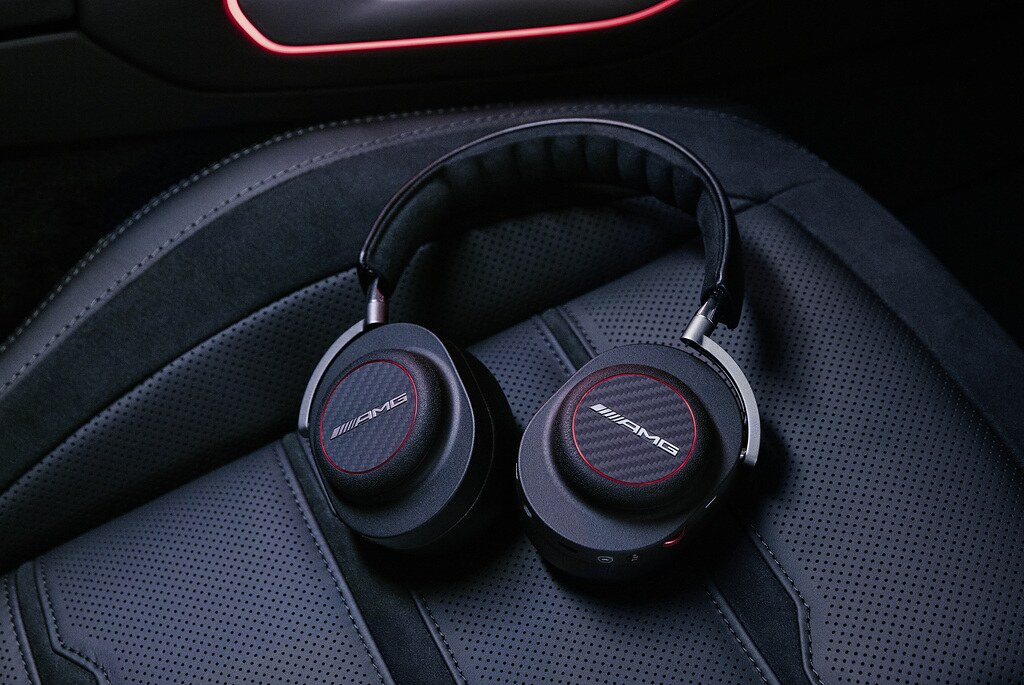 Mercedes-Benz MG20 Wireless Gaming Headphones (3).jpg