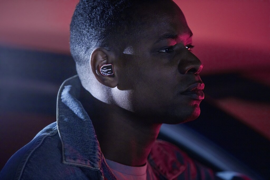 Mercedes-Benz MW08 Sport Active Noise-Cancelling True Wireless Earphones (8).jpg