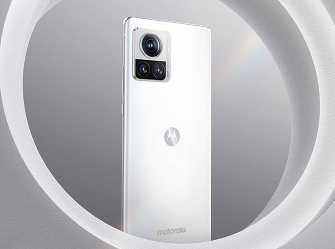 Motorola X30 Pro (1).jpg