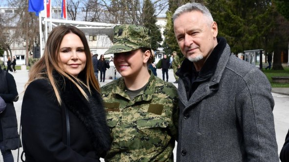 Marko Perković Thompson sa suprugom Sandrom i kćeri Divom Marijom