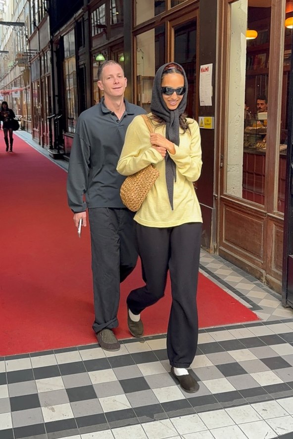 Pariz proljeće 2026 street style