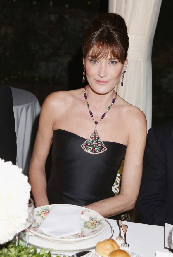 Carla Bruni promijenila je izgled zahvatima