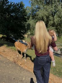 Subota u društvu jelena 🦌✨Mabel očarana, mi rastopljeni 🥹Najsretnija vožnja je sigurna vožnja (1).jpg