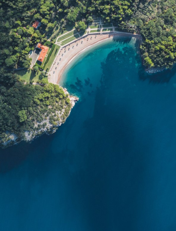 aman_sveti_stefan_montenegro_-_queen_beach.jpg