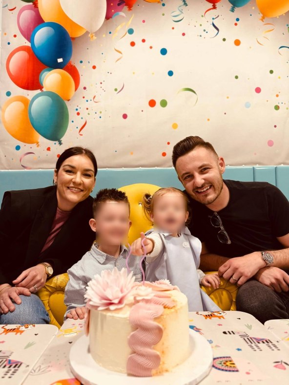 Stjepan Vukadin sa suprugom i djecom